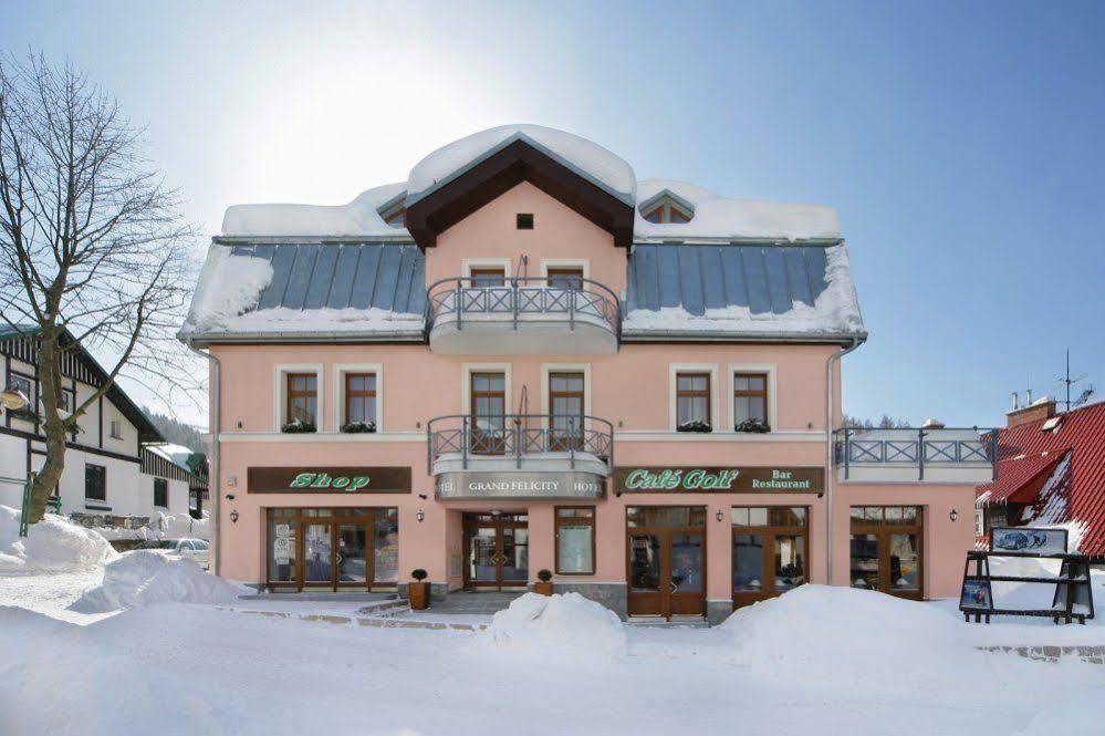Wellness Hotel Grand Špindlerŭv Mlýn Kültér fotó